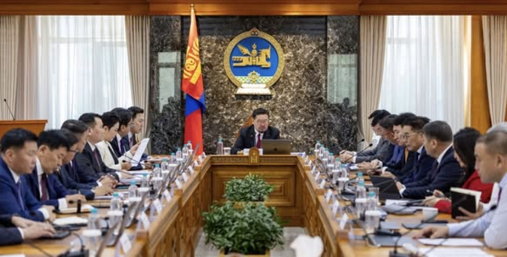 Засгийн газар ээлжит бусаар хуралдаж байна